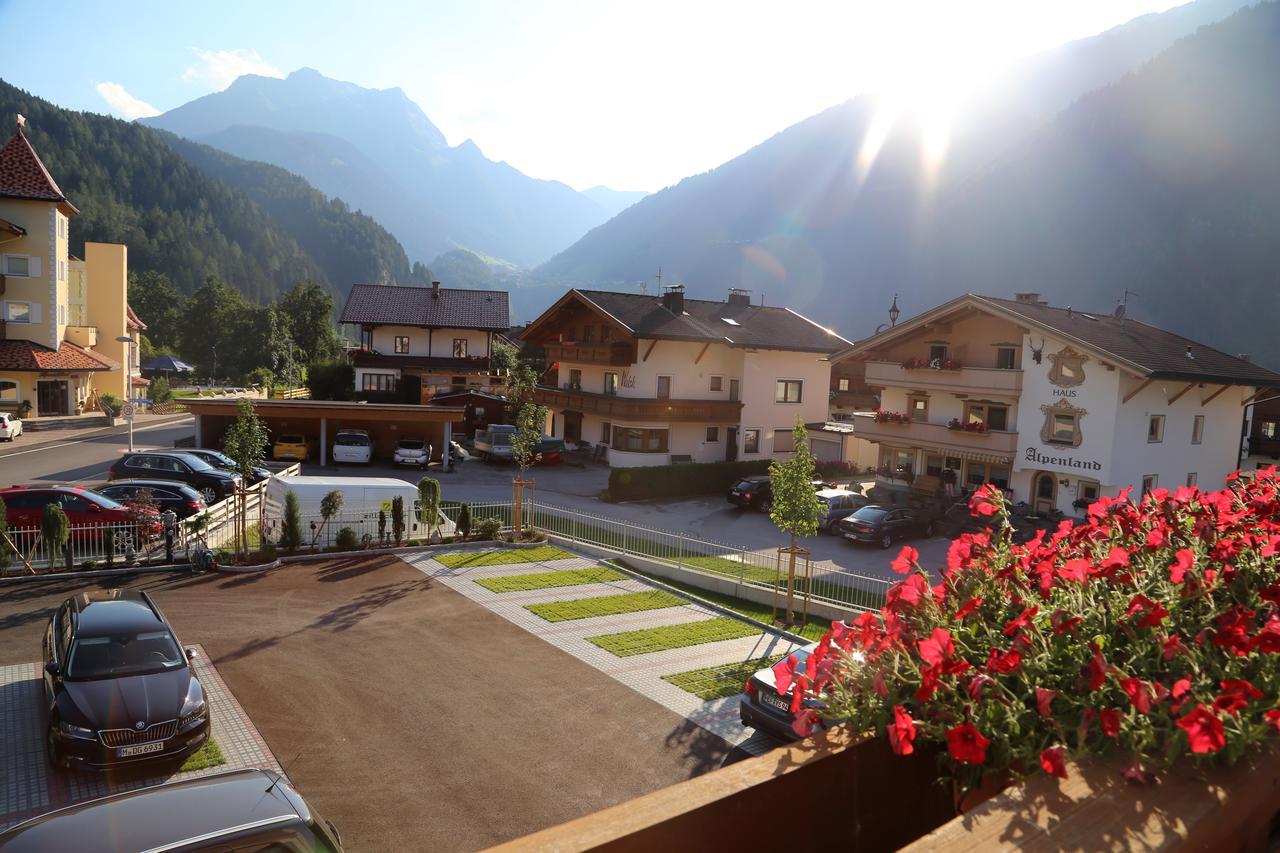 Hotel & Suites Gluck Auf Mayrhofen Exterior photo