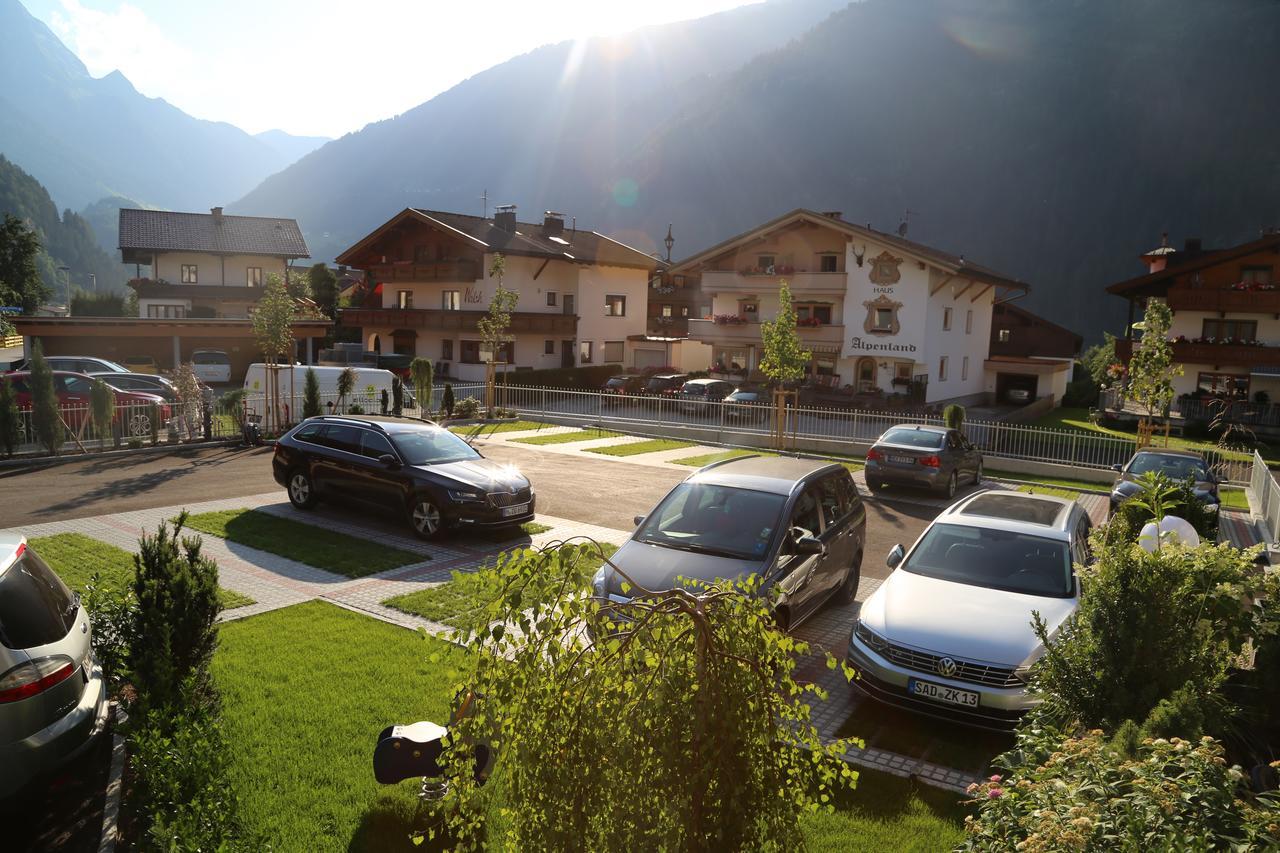 Hotel & Suites Gluck Auf Mayrhofen Exterior photo